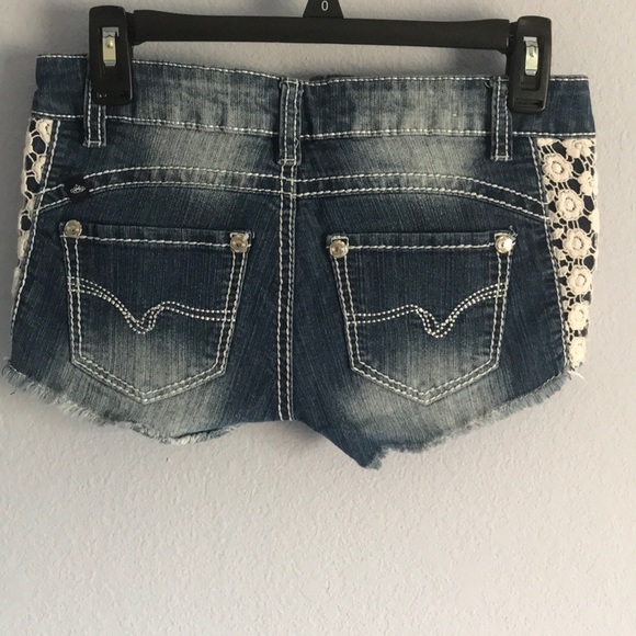 Jean Shorts with Lace Detail - Picture 3 of 4